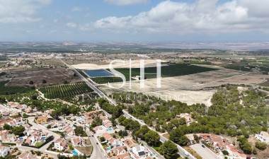 Resale - Villa - San Miguel de Salinas - Ciudad de las comunicaciones