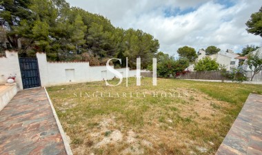 Resale - Villa - San Miguel de Salinas - Ciudad de las comunicaciones