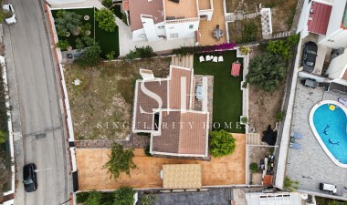 Resale - Villa - San Miguel de Salinas - Ciudad de las comunicaciones