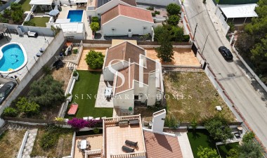 Resale - Villa - San Miguel de Salinas - Ciudad de las comunicaciones