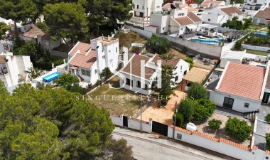 Resale - Villa - San Miguel de Salinas - Ciudad de las comunicaciones