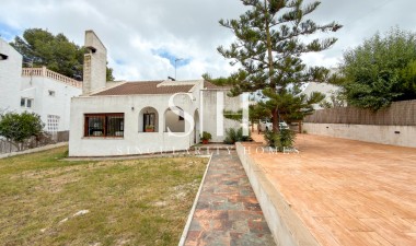 Resale - Villa - San Miguel de Salinas - Ciudad de las comunicaciones