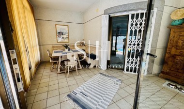 Resale - Villa - Torrevieja - La Siesta - El Salado - Torreta