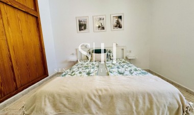 Resale - Villa - Torrevieja - La Siesta - El Salado - Torreta
