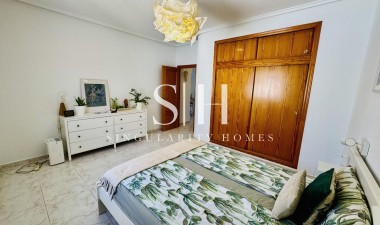 Resale - Villa - Torrevieja - La Siesta - El Salado - Torreta