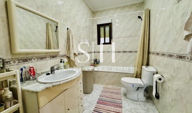 Resale - Villa - Torrevieja - La Siesta - El Salado - Torreta