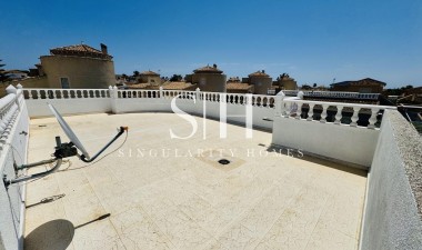 Resale - Villa - Torrevieja - La Siesta - El Salado - Torreta