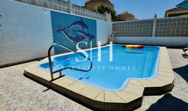 Resale - Villa - Torrevieja - La Siesta - El Salado - Torreta