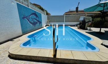 Resale - Villa - Torrevieja - La Siesta - El Salado - Torreta