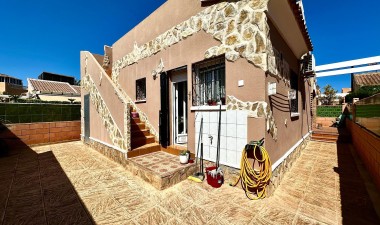 Resale - Villa - Torrevieja - Torretas