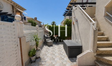 Resale - Apartment / flat - Torrevieja - Punta Prima