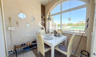 Resale - Apartment / flat - Torrevieja - Punta Prima