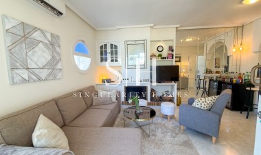 Resale - Apartment / flat - Torrevieja - Punta Prima