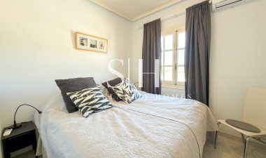 Resale - Apartment / flat - Torrevieja - Punta Prima