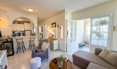Resale - Apartment / flat - Torrevieja - Punta Prima