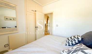 Resale - Apartment / flat - Torrevieja - Punta Prima
