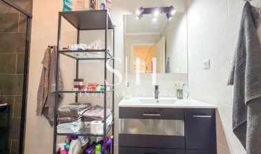 Resale - Apartment / flat - Torrevieja - Punta Prima