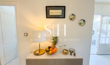 Resale - Apartment / flat - Torrevieja - Punta Prima