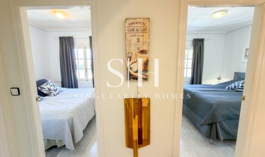 Resale - Apartment / flat - Torrevieja - Punta Prima