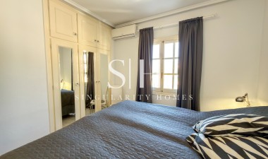 Resale - Apartment / flat - Torrevieja - Punta Prima