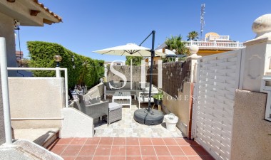 Resale - Apartment / flat - Torrevieja - Punta Prima