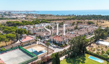 Resale - Apartment / flat - Torrevieja - Punta Prima