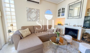 Resale - Apartment / flat - Torrevieja - Punta Prima