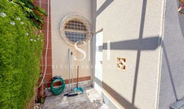 Resale - Apartment / flat - Torrevieja - Punta Prima