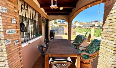 Resale - Villa - Torrevieja - Torretas