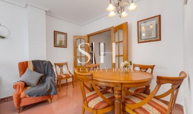 Odsprzedaż - Mieszkanie w bloku - Torrevieja - Paseo Maritimo