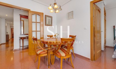 Odsprzedaż - Mieszkanie w bloku - Torrevieja - Paseo Maritimo