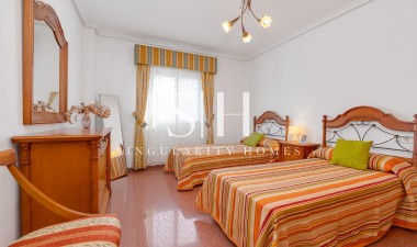 Odsprzedaż - Mieszkanie w bloku - Torrevieja - Paseo Maritimo