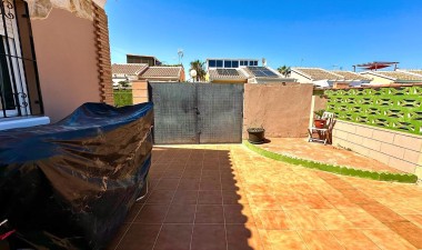 Resale - Villa - Torrevieja - Torretas