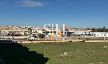 Odsprzedaż - Mieszkanie w bloku - Orihuela Costa - Punta Prima