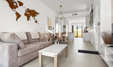 Odsprzedaż - Mieszkanie w bloku - Torrevieja - Los Balcones - Los Altos del Edén
