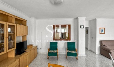 Odsprzedaż - Mieszkanie w bloku - Torrevieja - Playa de los Locos