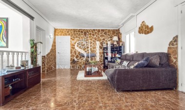Odsprzedaż - Villa - Ciudad Quesada