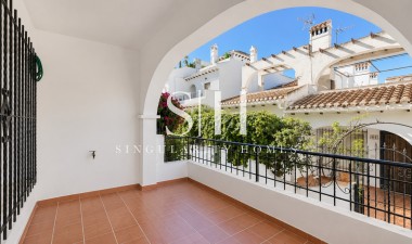 Resale - Bungalow - Torrevieja - Nueva Torrevieja - Aguas Nuevas