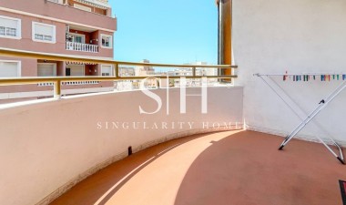 Resale - Apartment / flat - Torrevieja - El Acequión - Los Náufragos