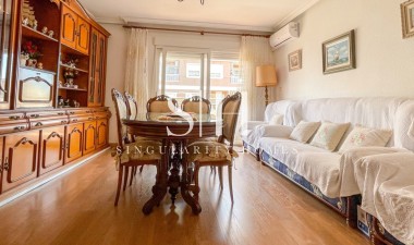 Odsprzedaż - Mieszkanie w bloku - Torrevieja - El Acequión - Los Náufragos