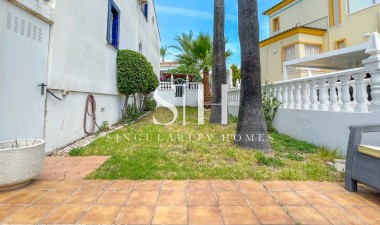 Resale - House - Orihuela Costa - La Rioja
