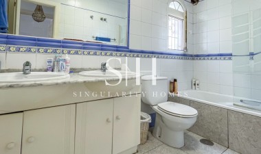 Resale - House - Orihuela Costa - La Rioja