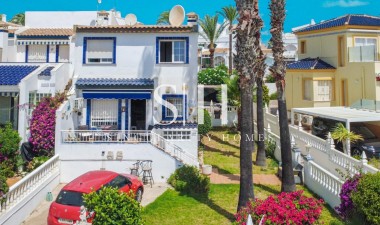 Resale - House - Orihuela Costa - La Rioja