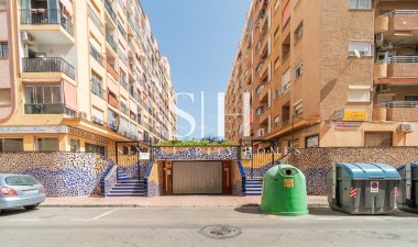 Odsprzedaż - Mieszkanie w bloku - Torrevieja - Centro
