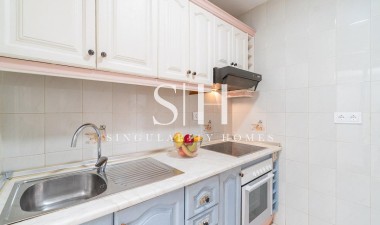 Odsprzedaż - Bungalow - Torrevieja - La Siesta - El Salado - Torreta