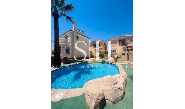 Återförsäljning - Villa - Orihuela Costa - Costa Blanca
