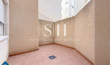 Resale - Apartment / flat - Torrevieja - Playa de los locos