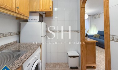 Resale - Apartment / flat - Torrevieja - Playa de los locos