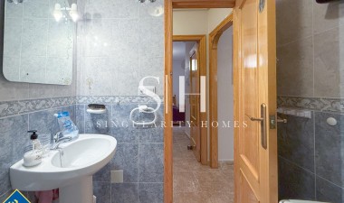 Resale - Apartment / flat - Torrevieja - Playa de los locos