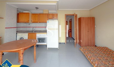 Resale - Apartment / flat - Torrevieja - Playa de los locos